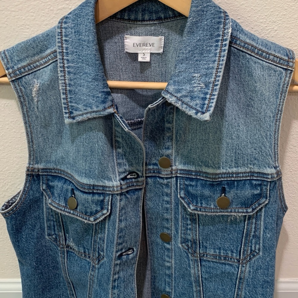 Evereve Robbie Denim Vest - Picture 2 of 2